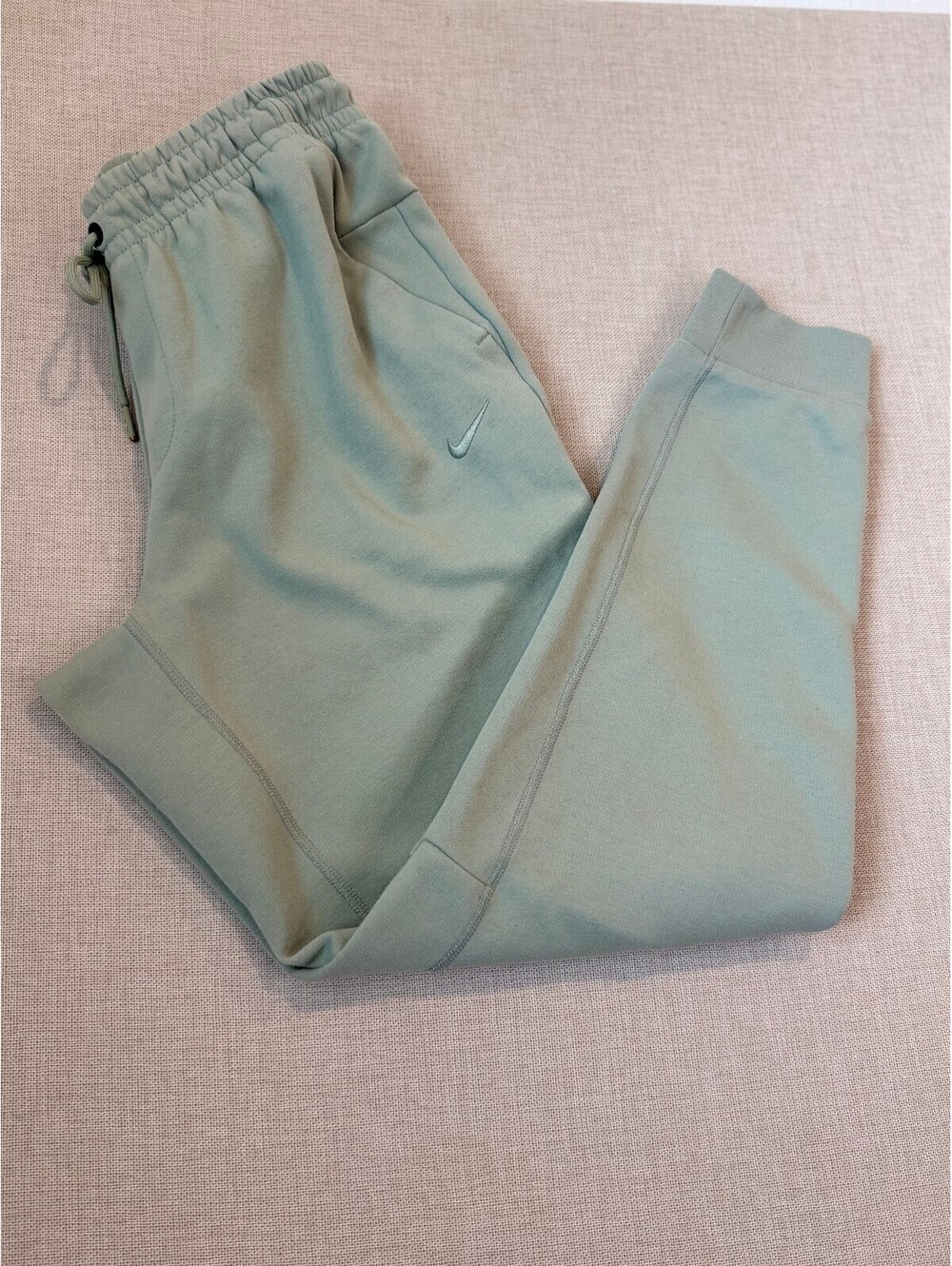 Mens Nike Jogger Pants Size SMALL Green Primary Dri‑FIT UV Versatile